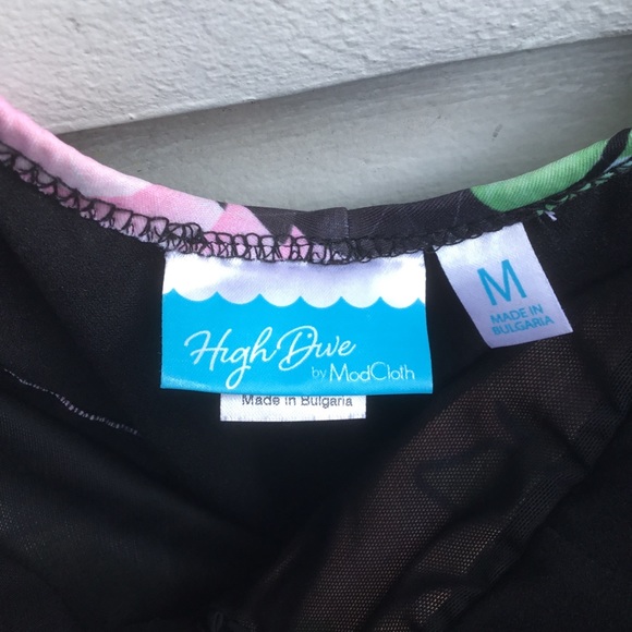 High Dive by ModCloth Getaway Glam black one piece swimsuit with pink roses M - Picture 6 of 6